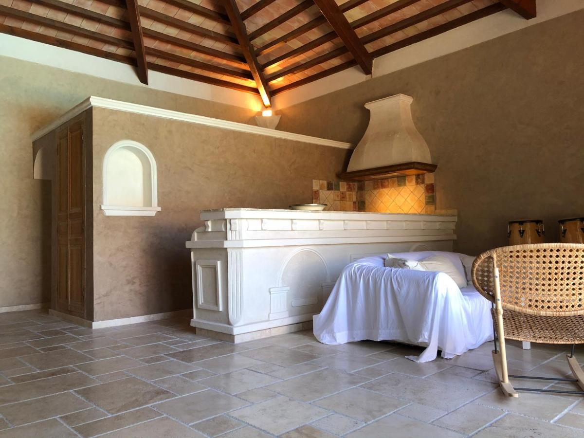 מלון Ventabren Le Pool House - Private Jacuzzi - Mas Des Sous Bois מראה חיצוני תמונה