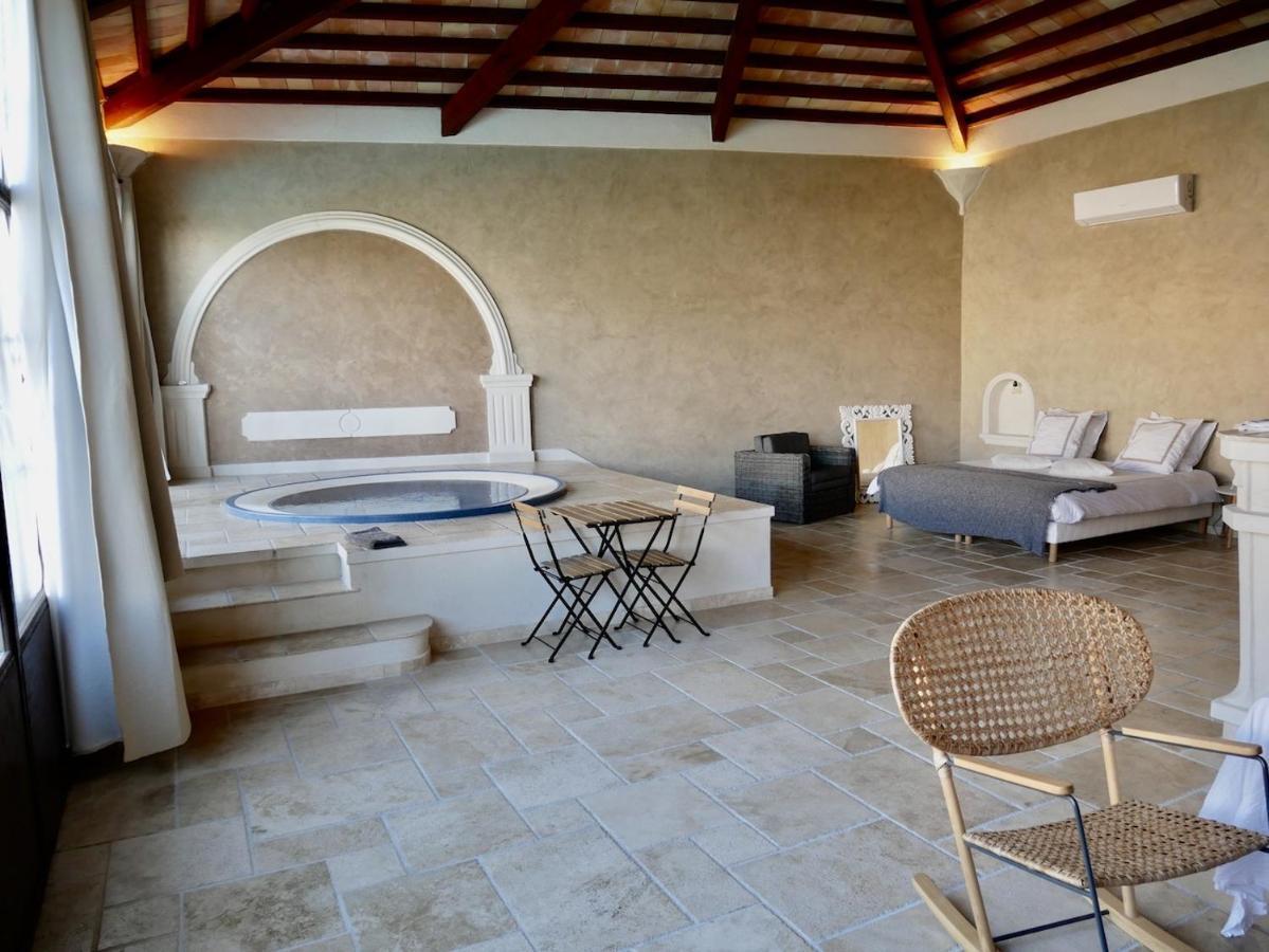 מלון Ventabren Le Pool House - Private Jacuzzi - Mas Des Sous Bois מראה חיצוני תמונה