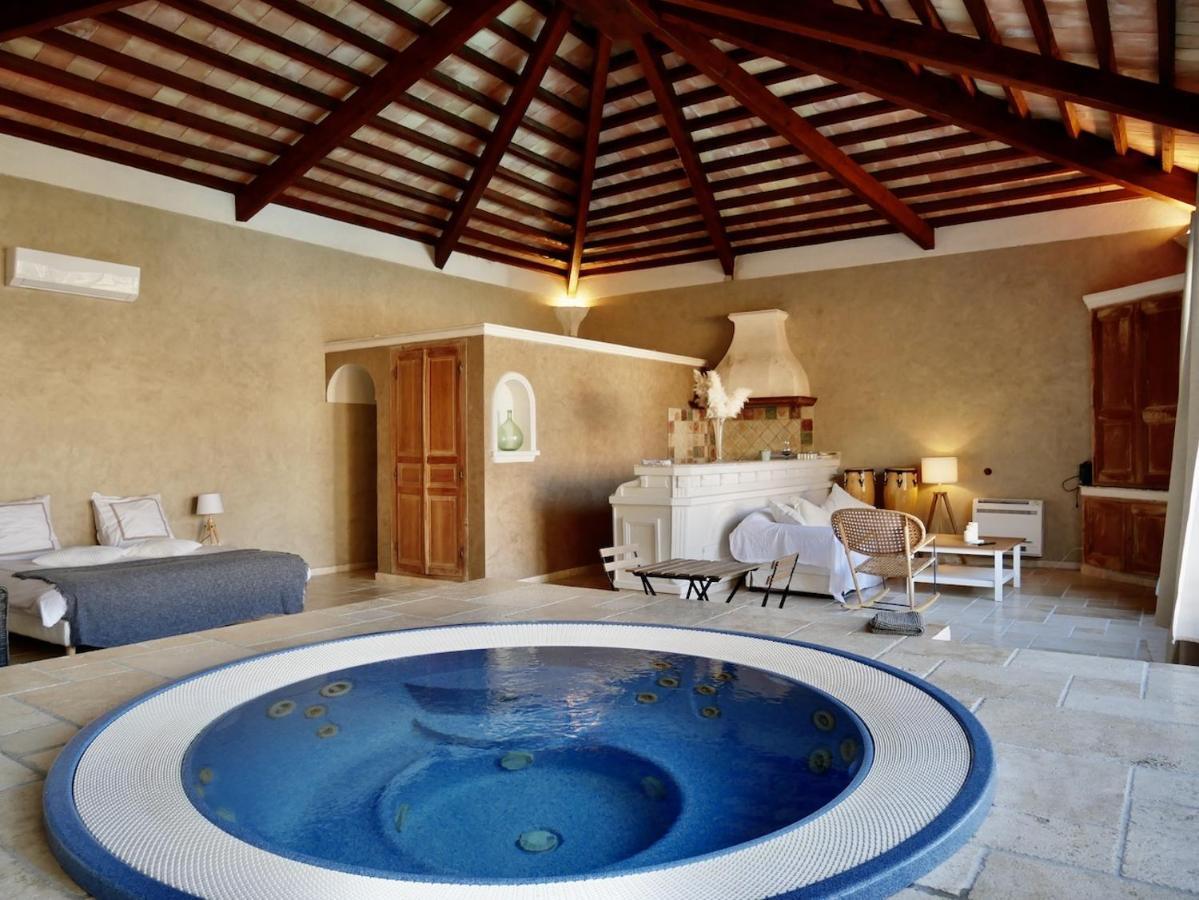 מלון Ventabren Le Pool House - Private Jacuzzi - Mas Des Sous Bois מראה חיצוני תמונה